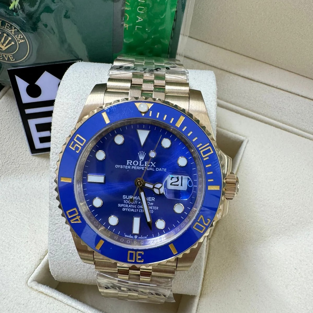 Rolex Submariner 40 – Blue Dial – Yellow Gold