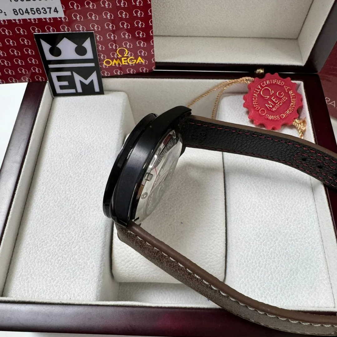 Omega Speedmaster Dark Side of the Moon – Black/Bronze | Chronograph