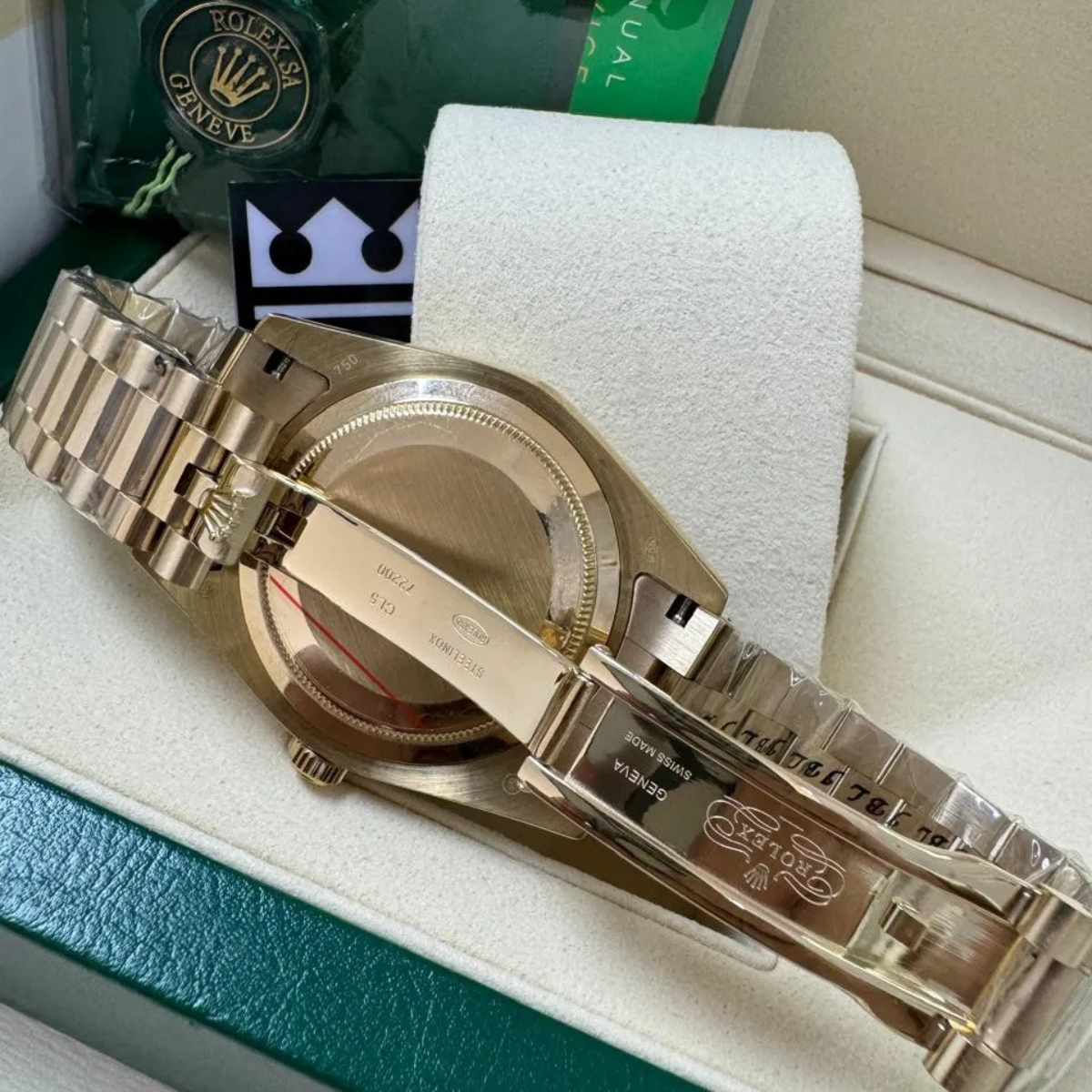 Rolex Day-Date 40 – Champagne-colored dial