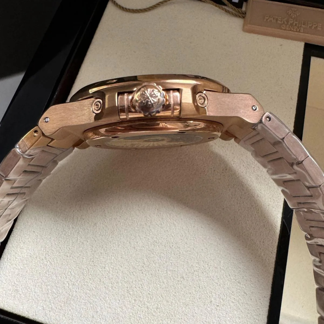 Patek Philippe Nautilus Green – Annual Calendar & Moon Phase Automatic