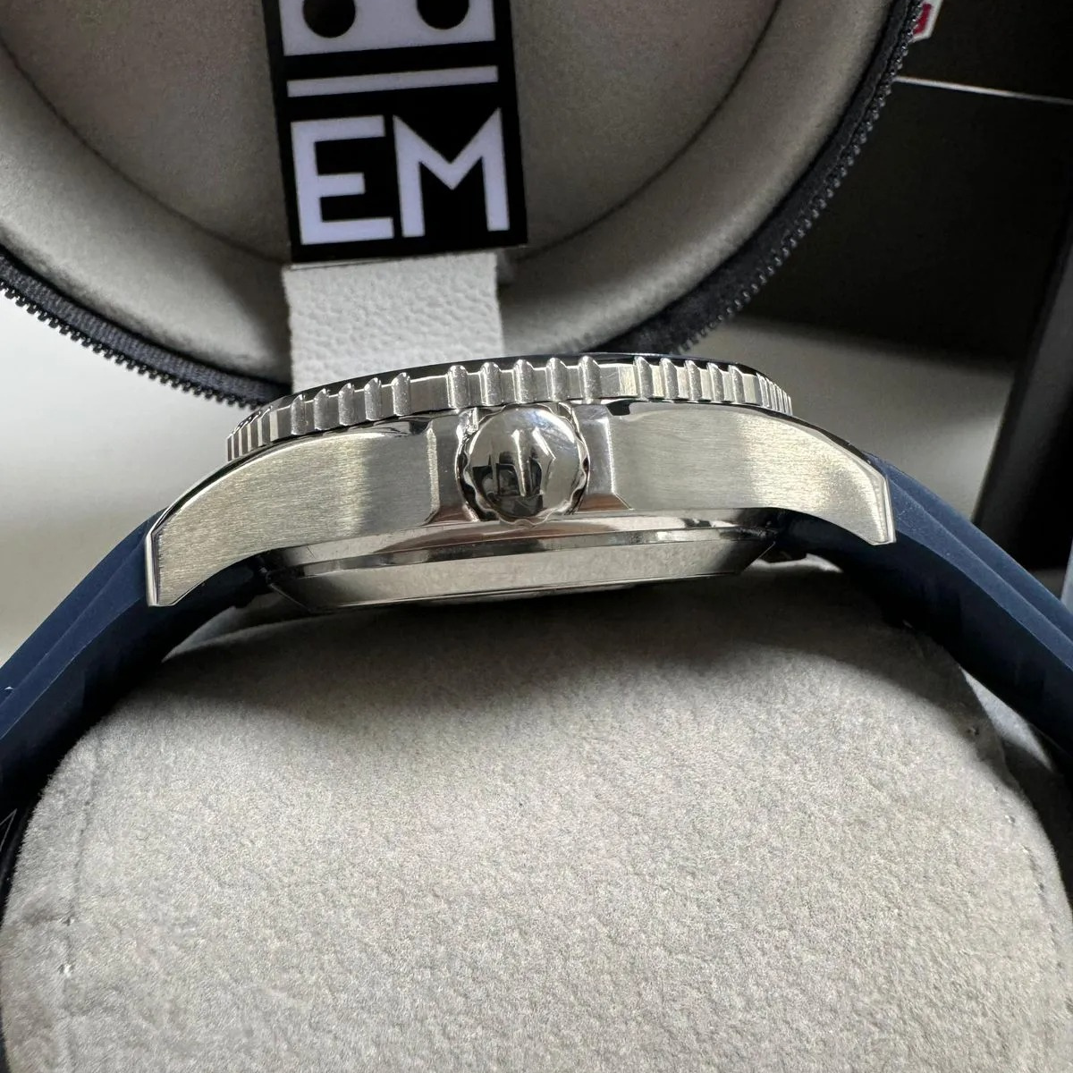 TAG Heuer Aquaracer Blue Chronometer 300M Rubber Strap