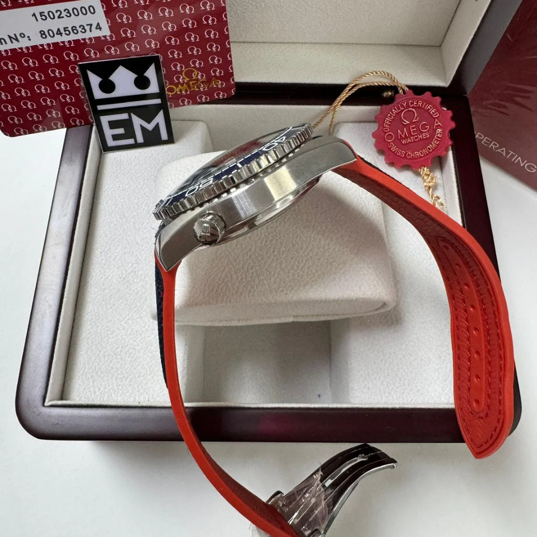 Omega Seamaster Planet Ocean 'Co-Axial Master Chronometer' – Blue/Red | Textile Strap