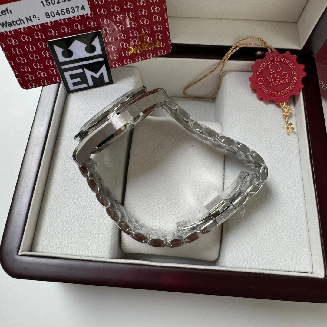 Omega Speedmaster 'Co-Axial Master Chronometer' – White Dial | Stainless Steel Bracelet