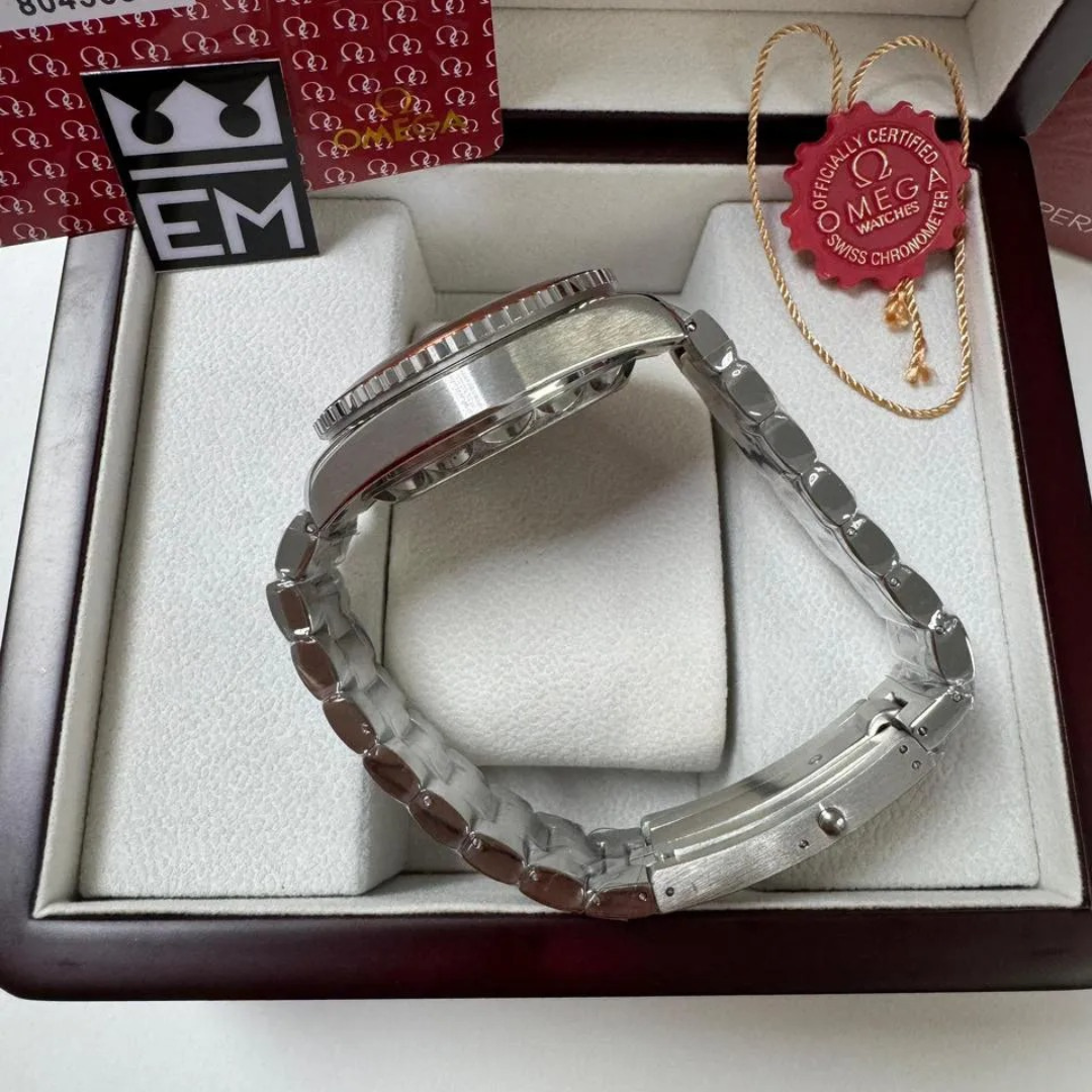 Omega Seamaster Ultra Deep – Orange/Steel