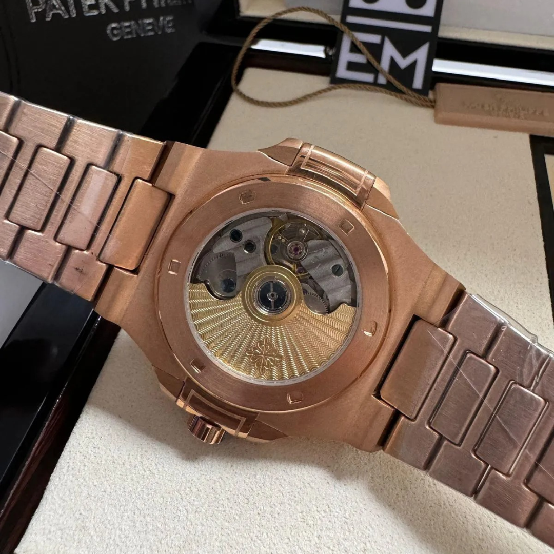 Patek Philippe Nautilus Rose Gold – Automatic with Full Calendar