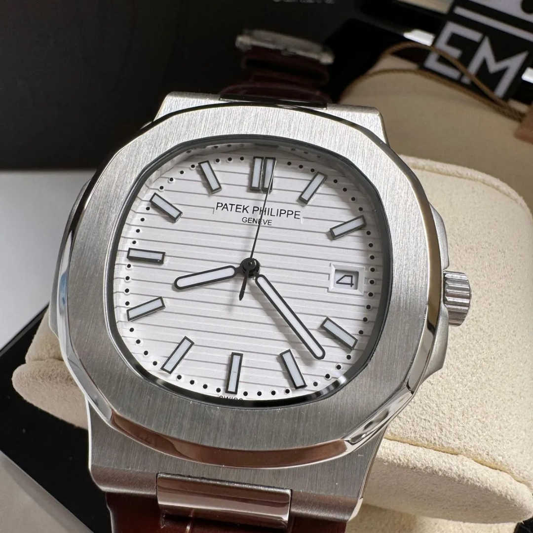 Patek Philippe Nautilus White Automatic 40mm