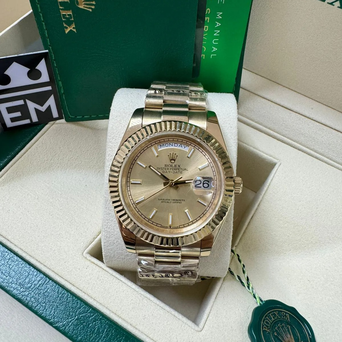 Rolex Day-Date 40 – Champagne-colored dial