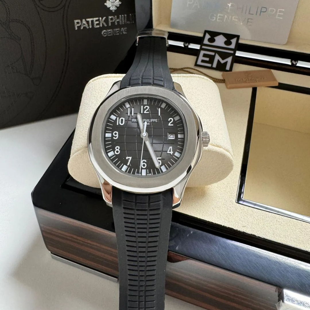 Patek Philippe Aquanaut Black Automatic 42 mm