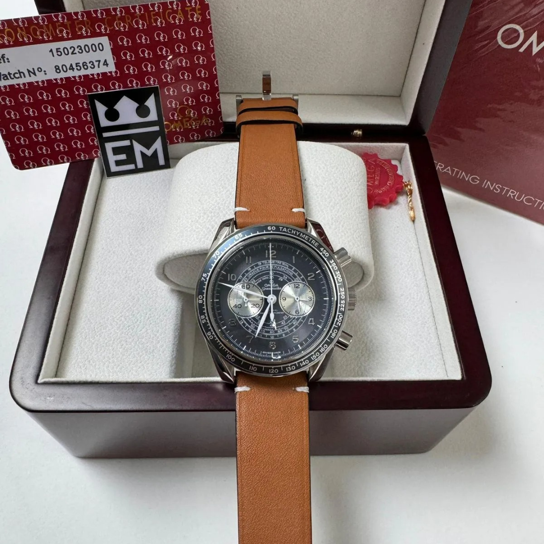 Omega Speedmaster Broad Arrow Black/Silver – 42 mm Cognac Leather Strap