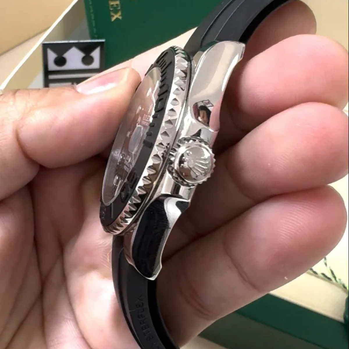 Rolex Yacht-Master 42 – Black Dial – Oysterflex