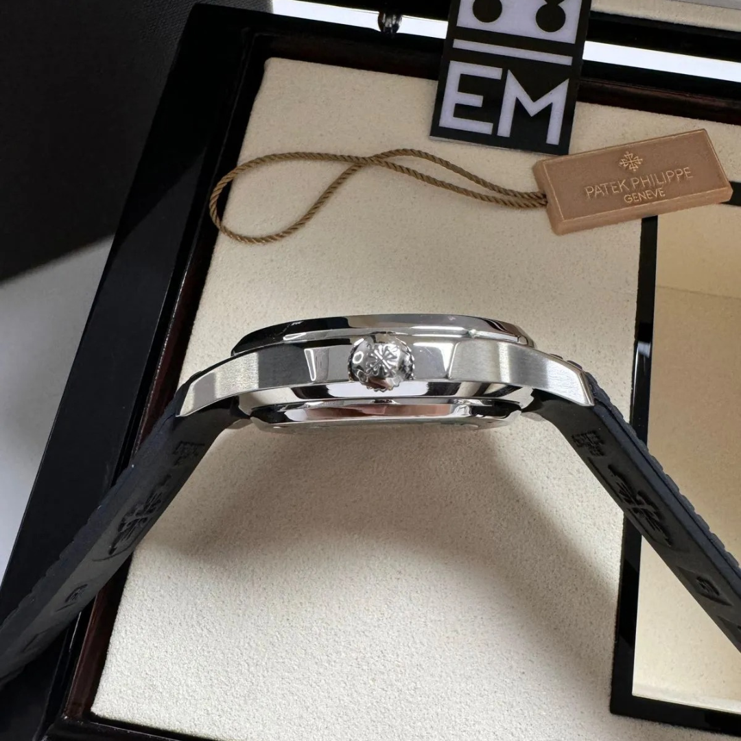 Patek Philippe Aquanaut Black Automatic 42 mm