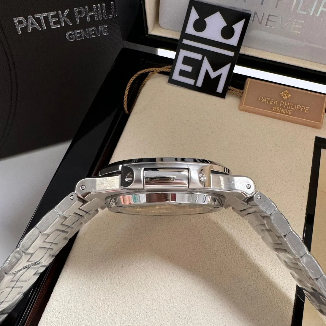 Patek Philippe Nautilus Blue Automatic 40 mm