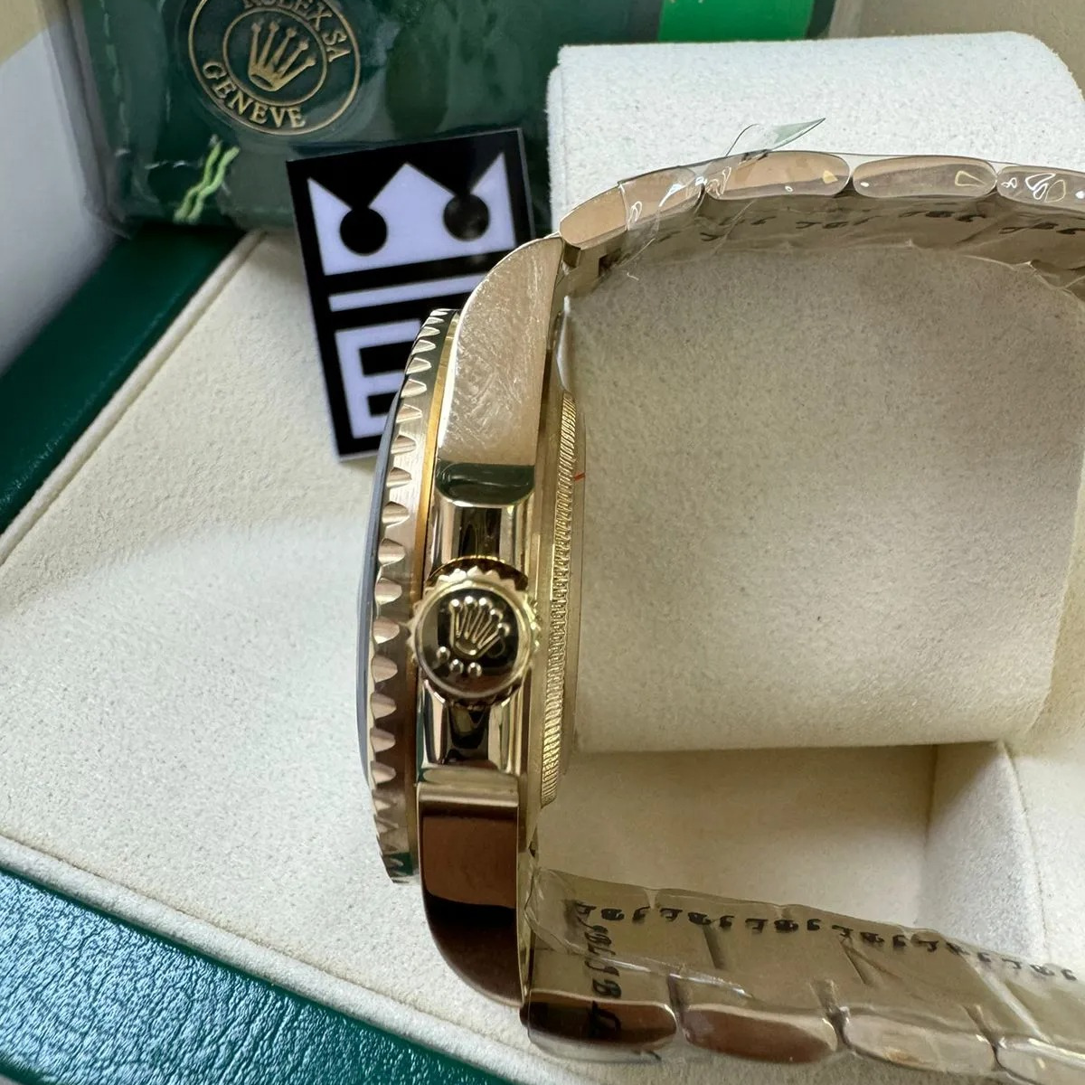 Rolex GMT-Master II 116713 LN – Gold and Steel Edition
