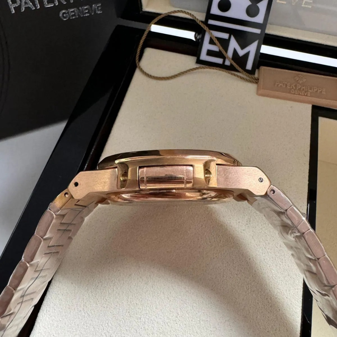 Patek Philippe Nautilus Green – Annual Calendar & Moon Phase Automatic