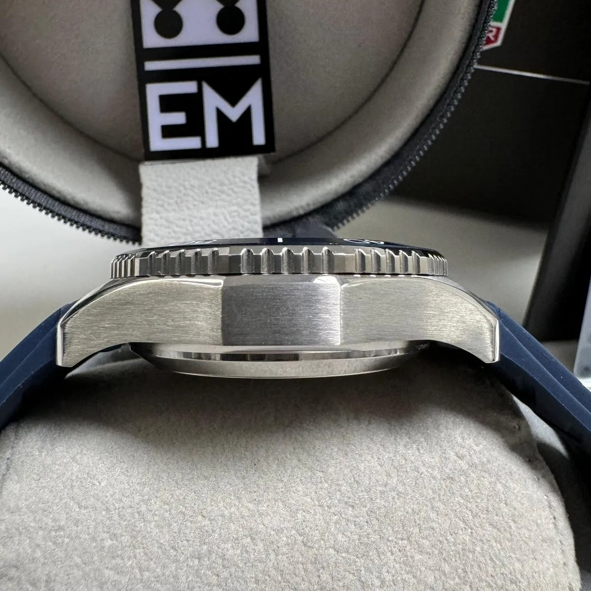 TAG Heuer Aquaracer Blue Chronometer 300M Rubber Strap