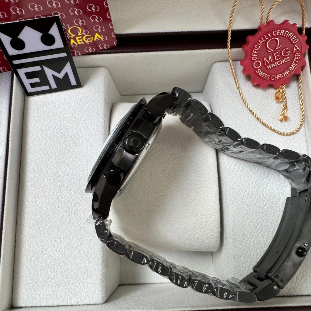 Omega Speedmaster 'Full Black Steel' – Co-Axial Chronometer