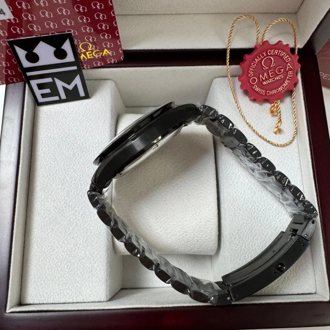 Omega Speedmaster 'Full Black Steel' – Co-Axial Chronometer