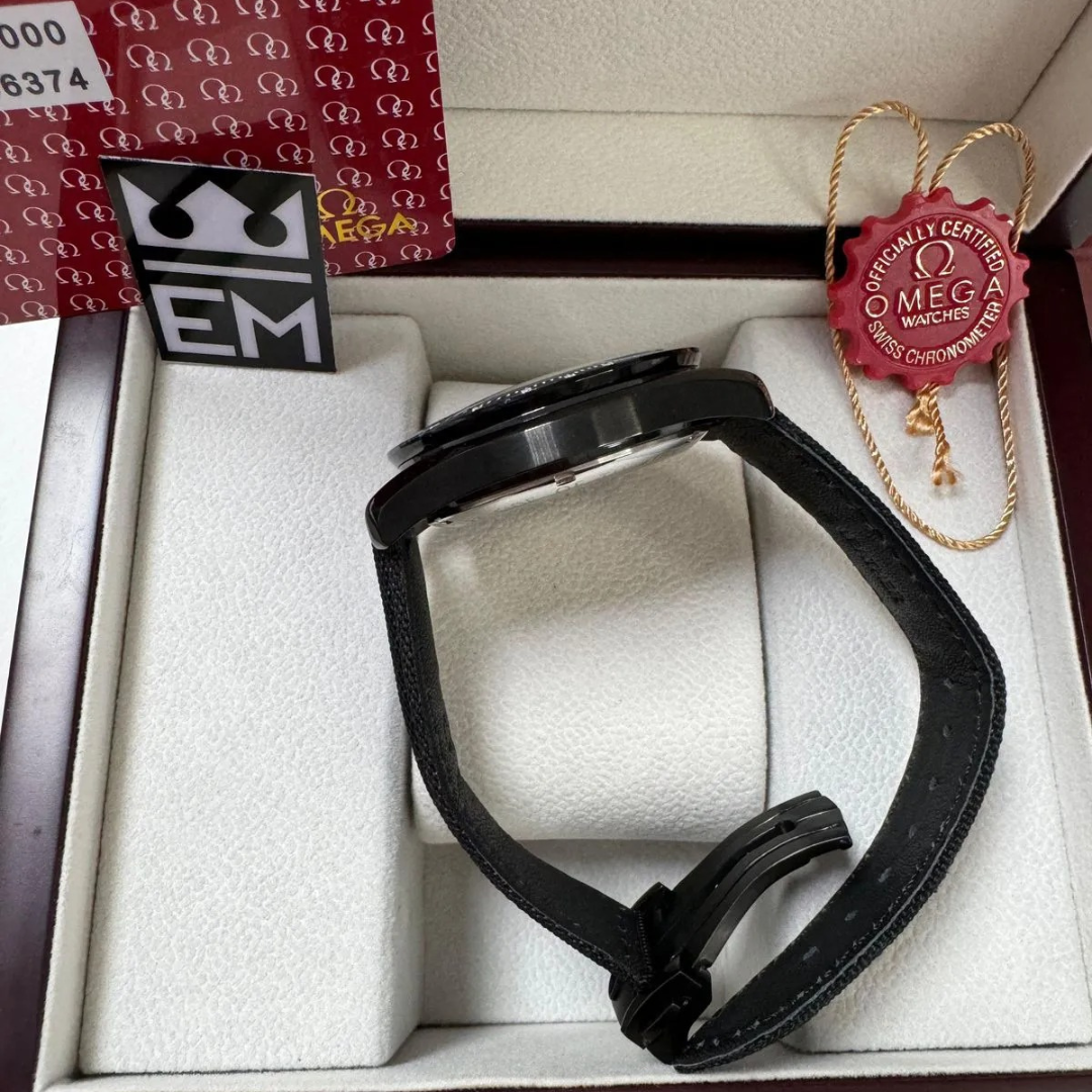 Omega Speedmaster 'Dark Side of the Moon' – Black / Nylon Strap