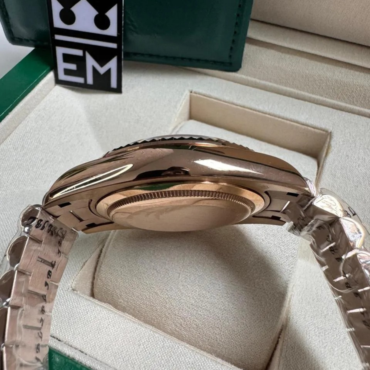 Rolex Day-Date 40 – Champagne-colored dial